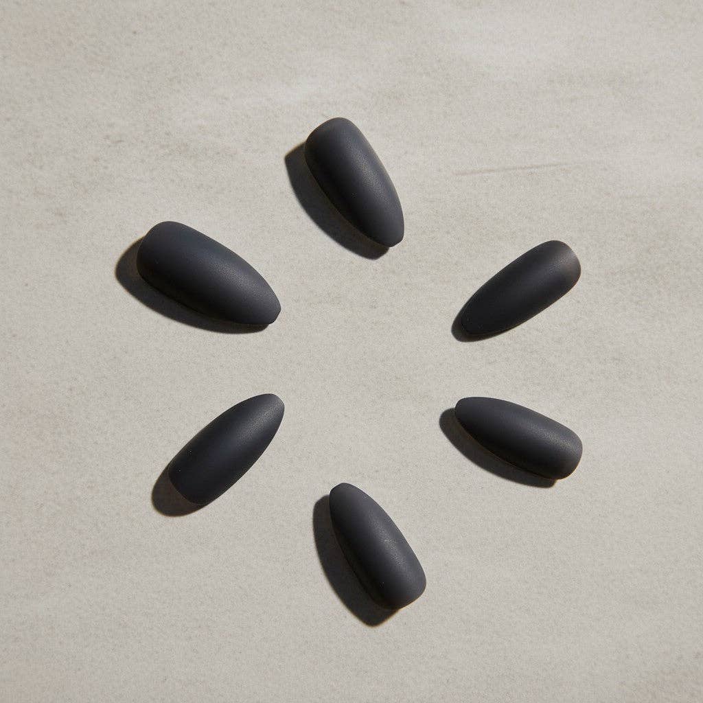 The Instant Manicure "Matt Blacc"