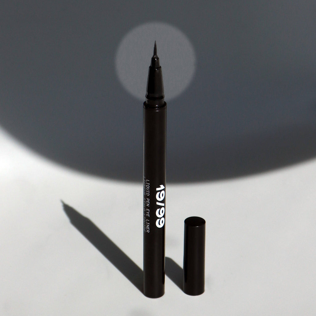 Long-Wear Precision Liquid Eyeliner | Smudge-Proof Ultra-Fine Felt Tip