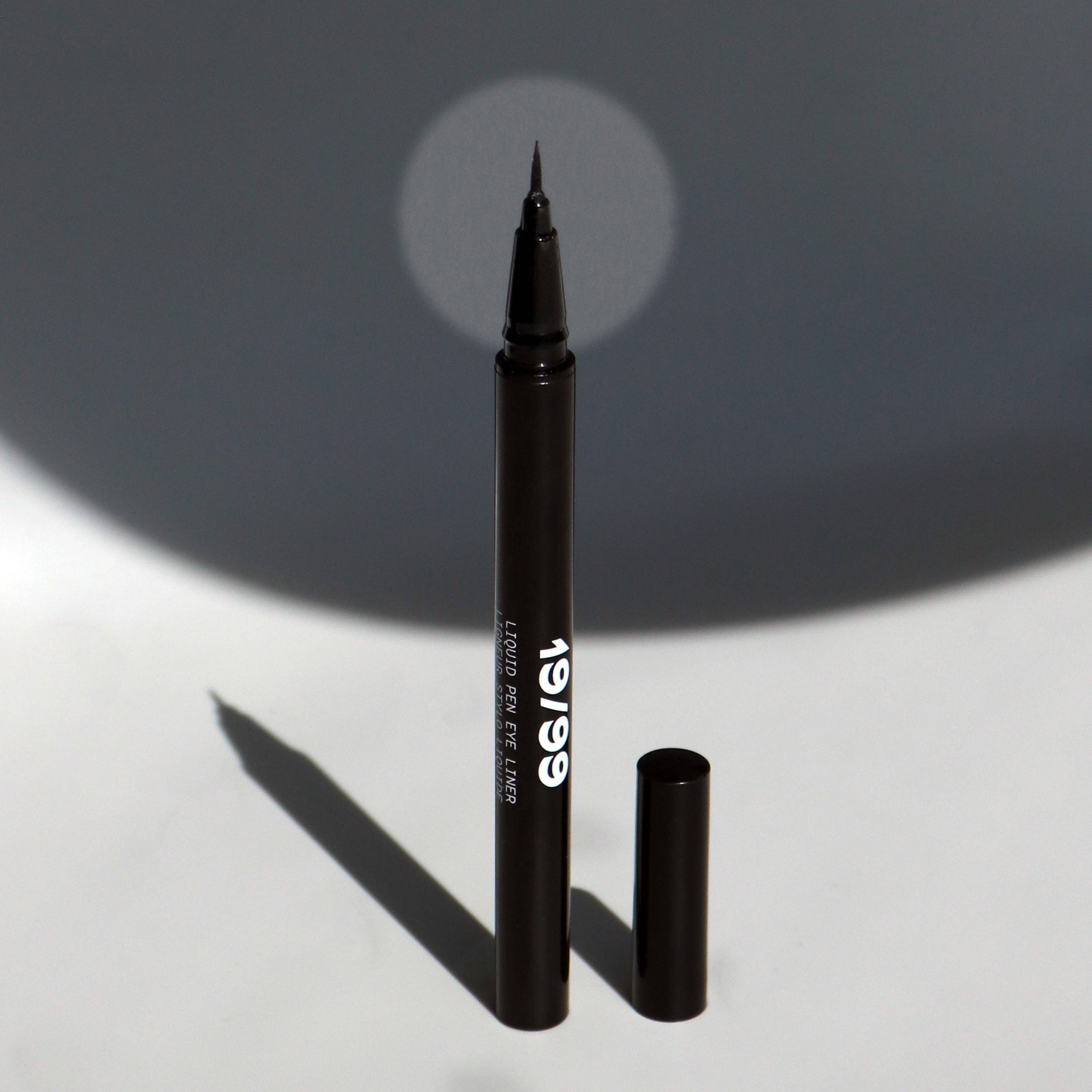 Long-Wear Precision Liquid Eyeliner | Smudge-Proof Ultra-Fine Felt Tip