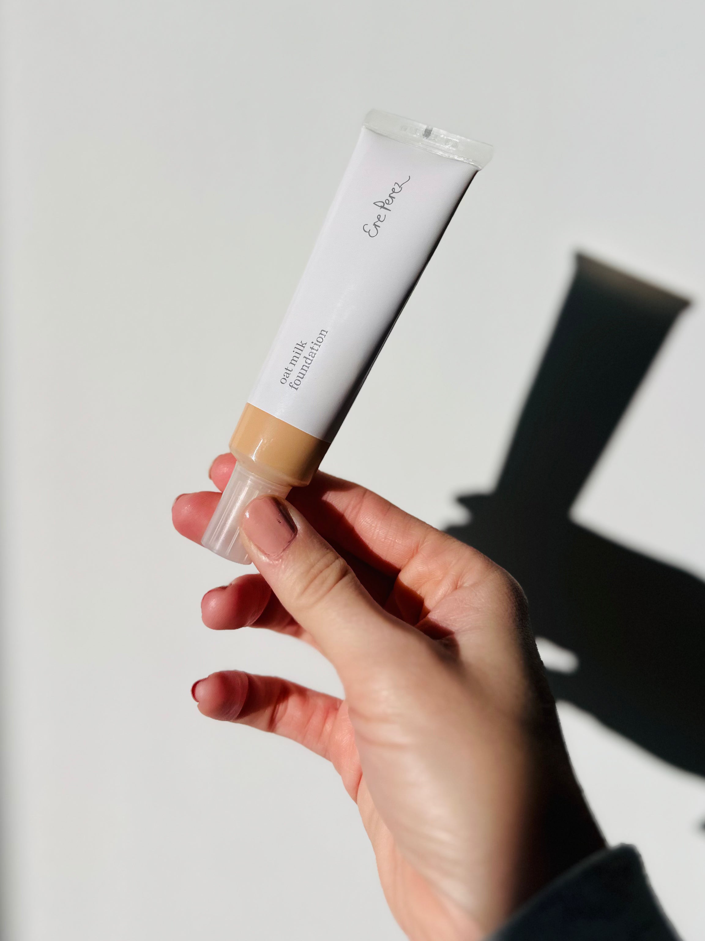 Oat Milk Natural Dewy Liquid Foundation | Lightweight Buildable Coverage