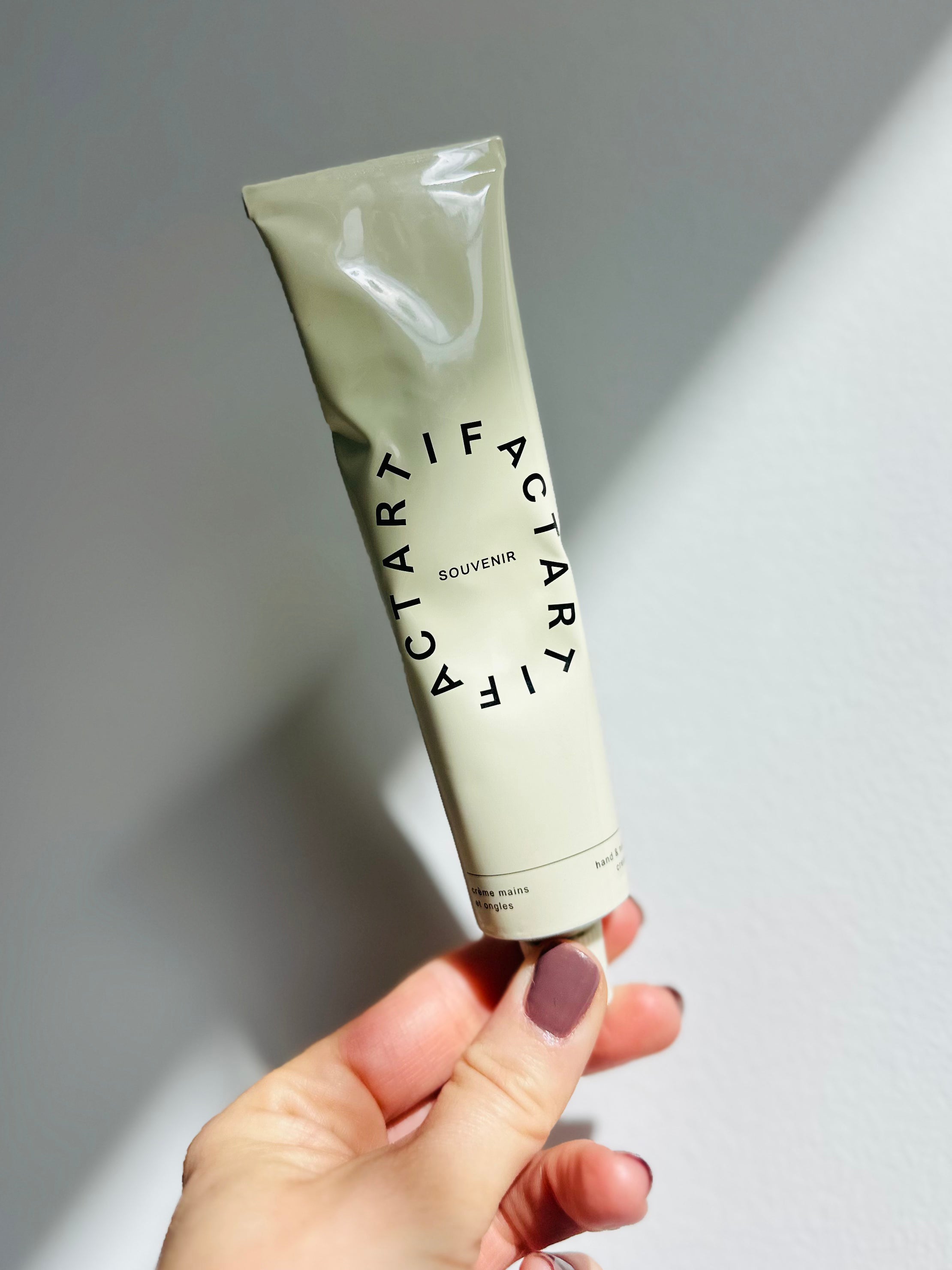 "Souvenir" Firm & Restore Hand Cream – Hydrating Hand & Nail Cream with Cupuaçu Butter